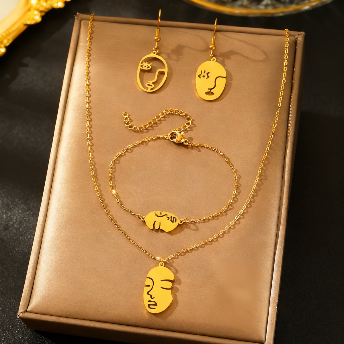 Musa Abstract Face Jewelry Set — view 6