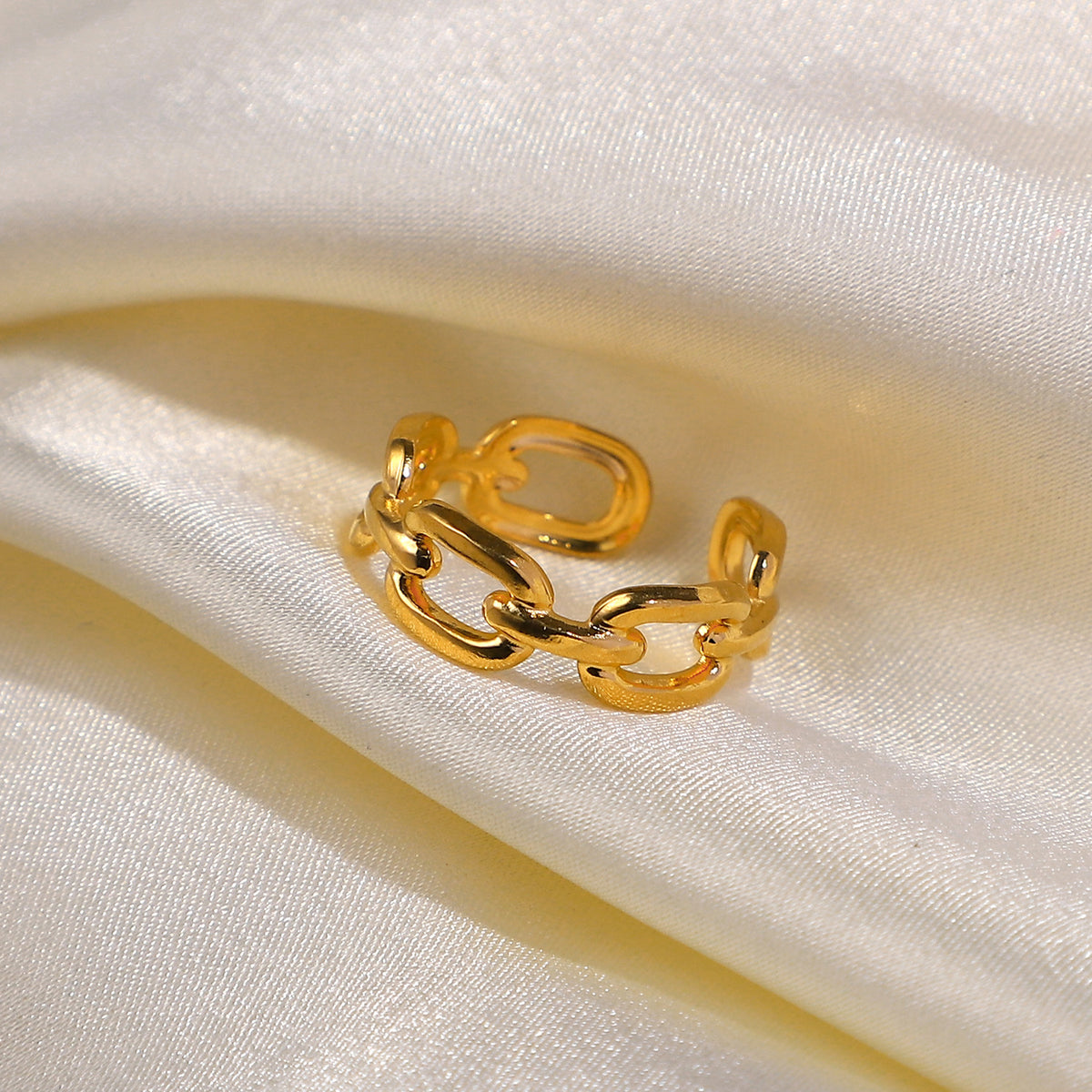 Calla Chain Link Ring — view 5