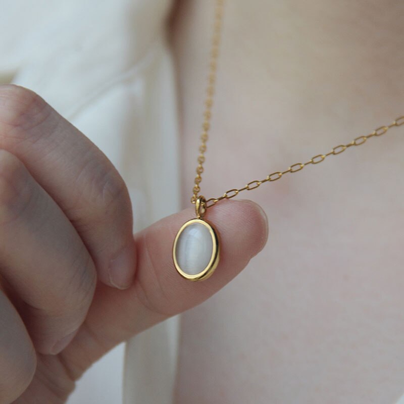 Vela Minimal Clavicle Chain Necklace — view 3