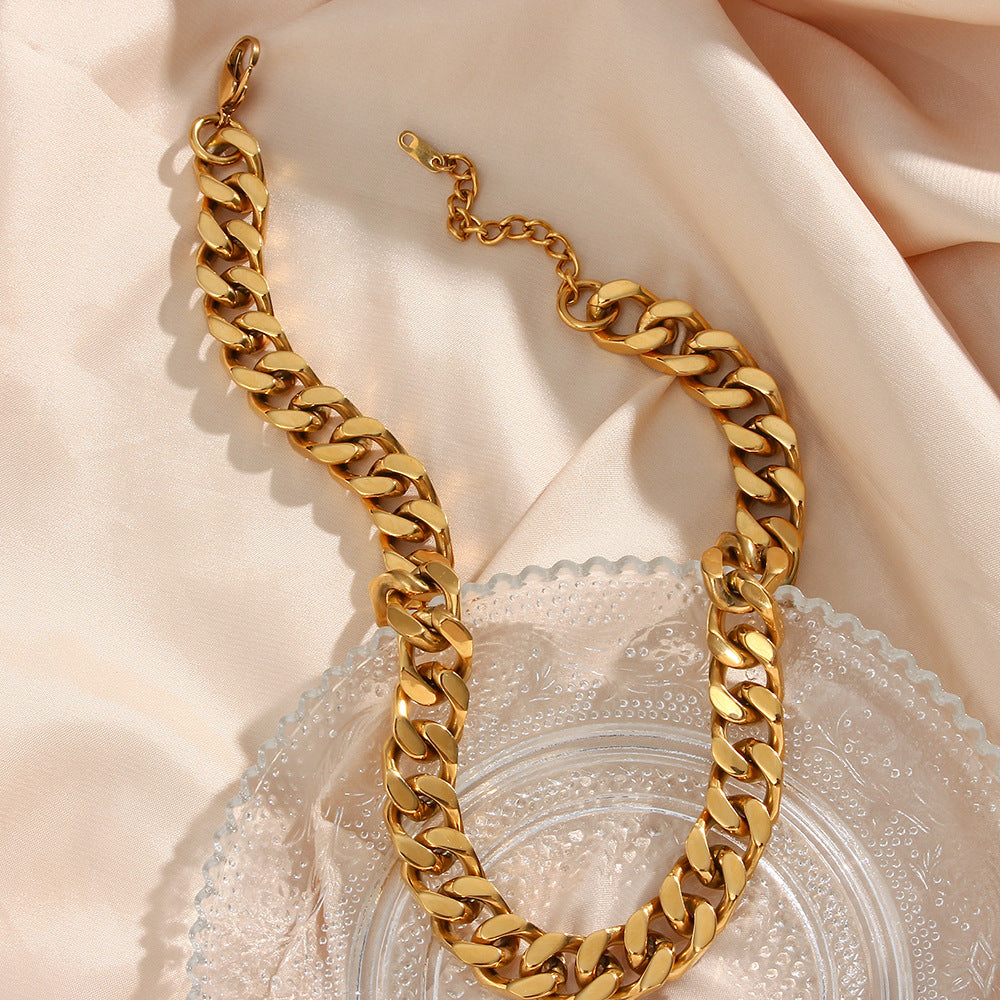 Rosa Chunky Chain Necklace — view 4