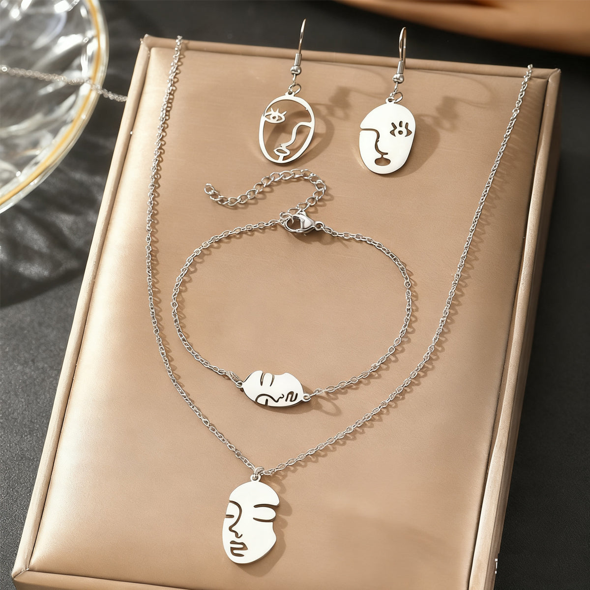 Musa Abstract Face Jewelry Set — view 5