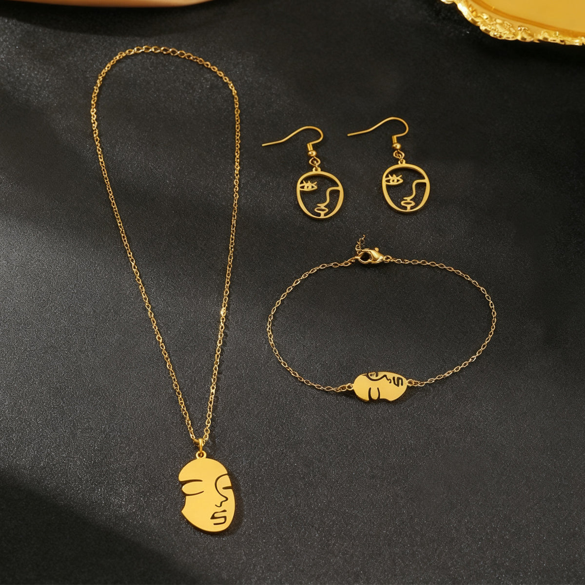 Musa Abstract Face Jewelry Set — view 4