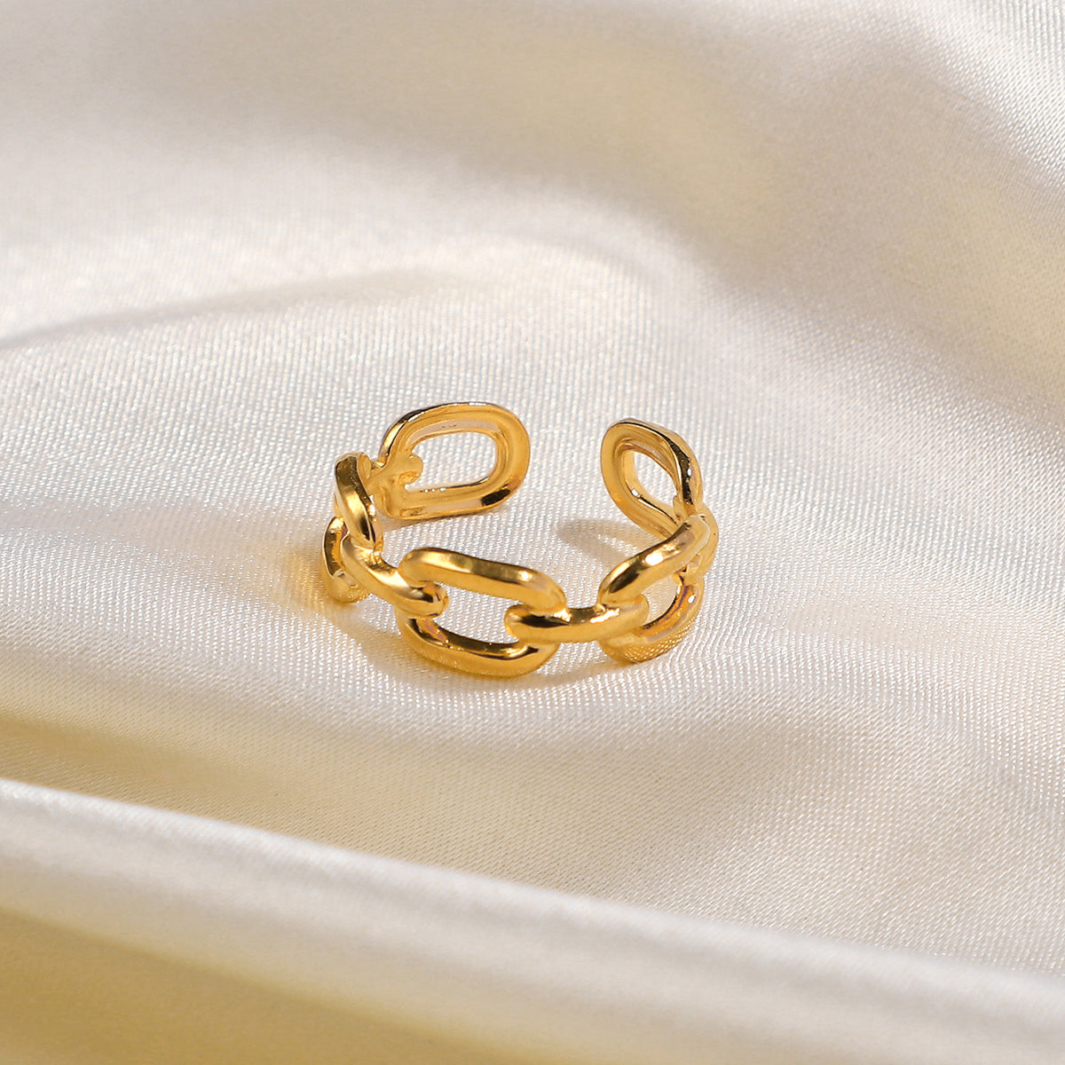Calla Chain Link Ring — view 2