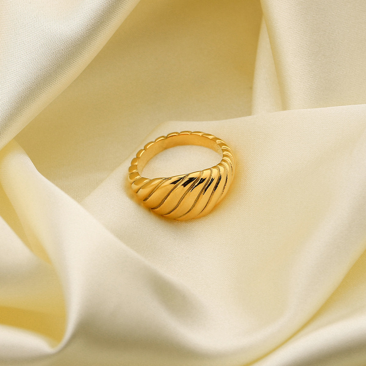 Sirio Stacking Ring — view 4