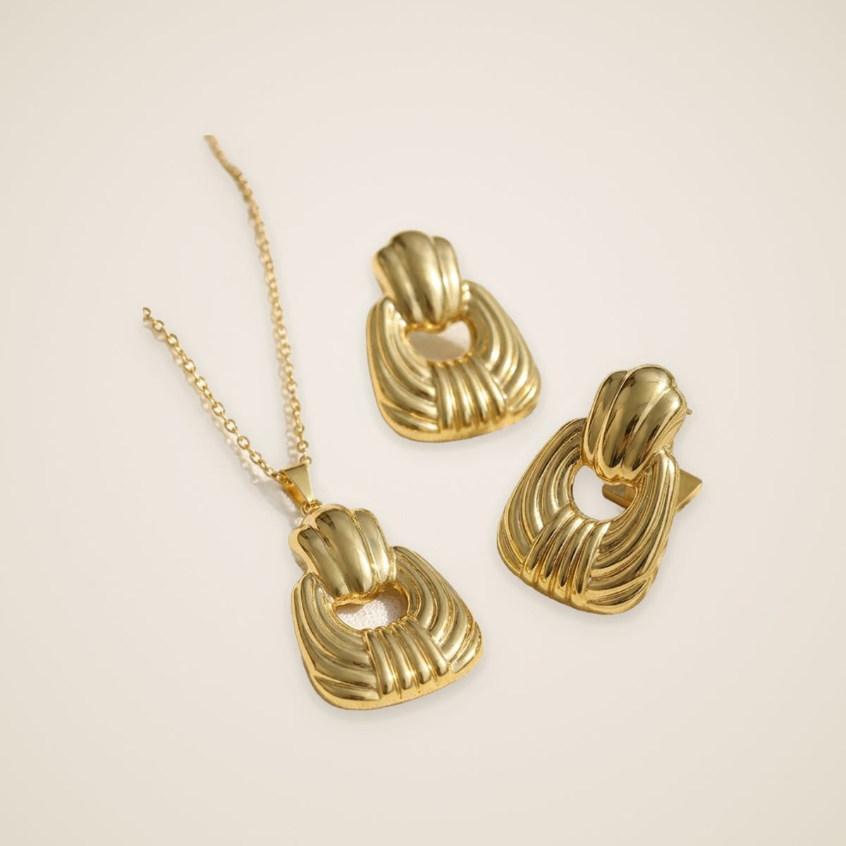 Rilievo Ribbed Square Jewelry Set — view 1