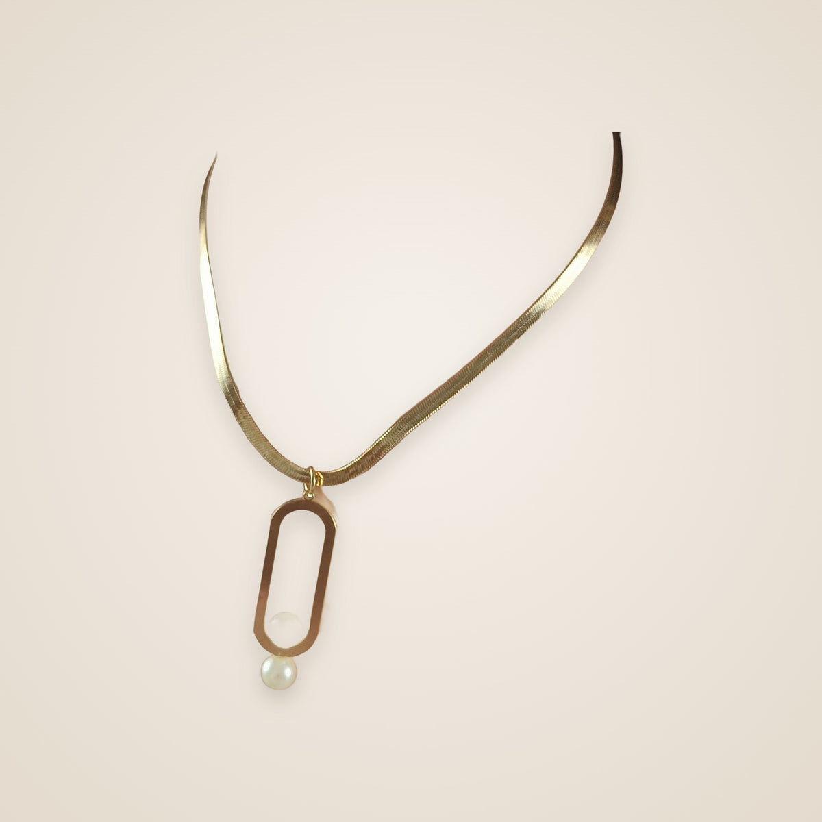 Sole Oval Pearl Pendant Necklace — view 1