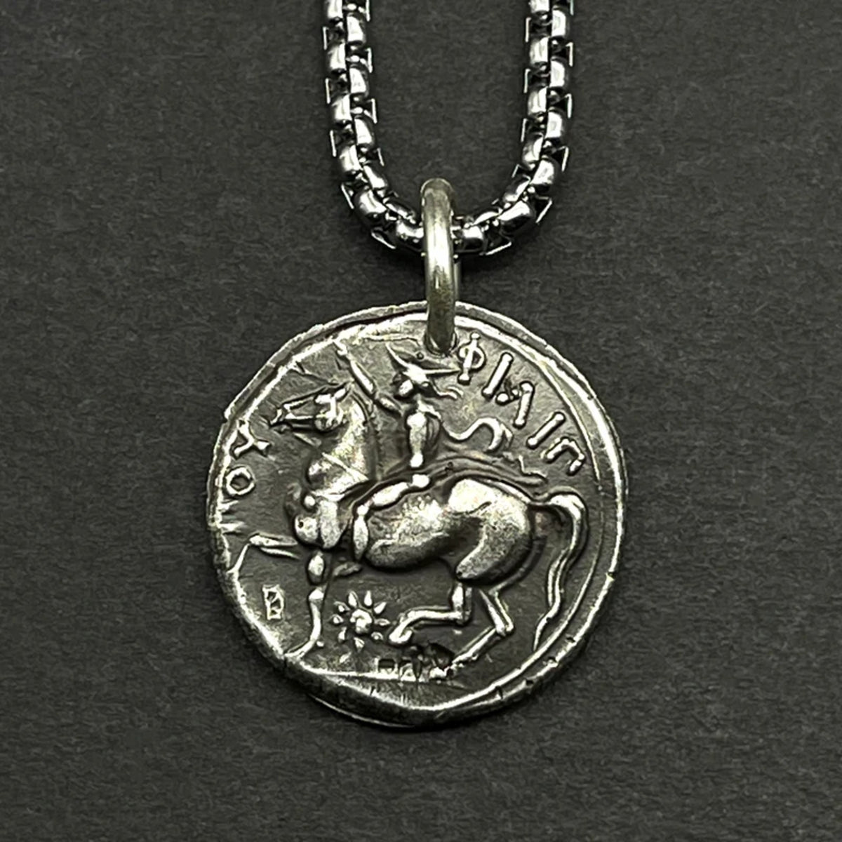 Pendente moneta cavaliere Theo — vista 1