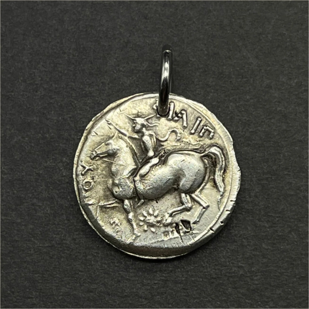 Pendente moneta cavaliere Theo — vista 2
